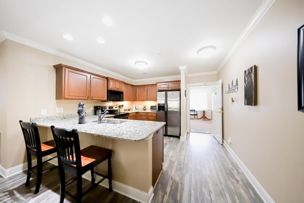 The Bears Den Apartment Helen Bagian luar foto