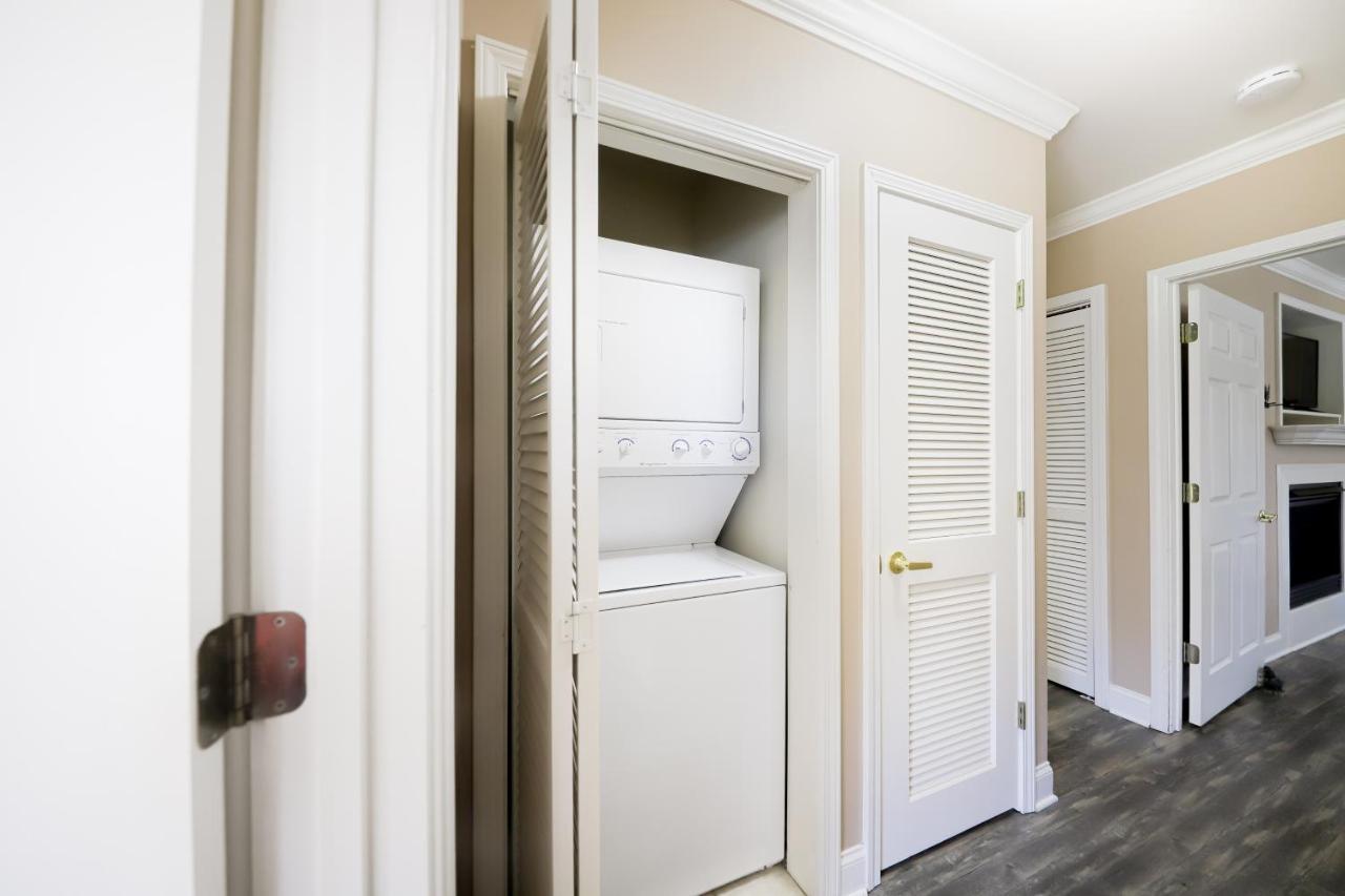 The Bears Den Apartment Helen Bagian luar foto